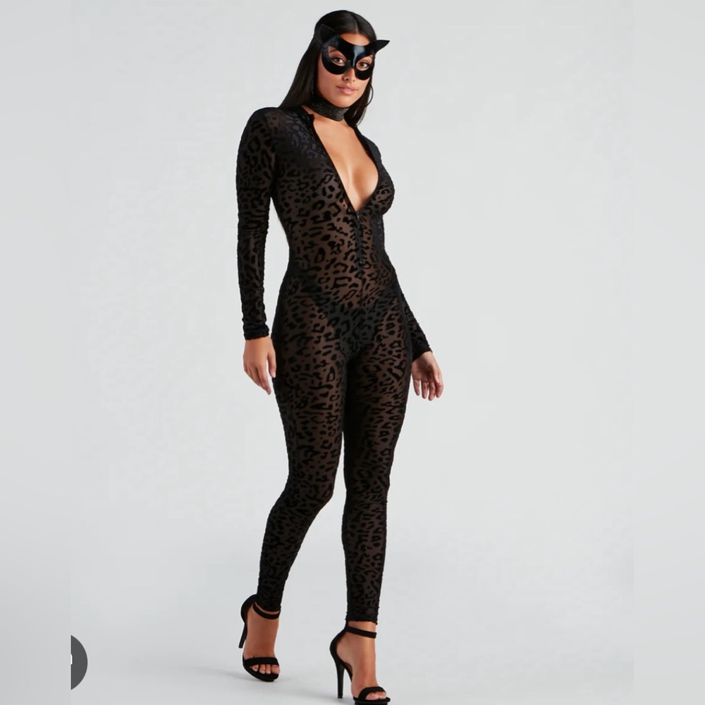 Windsor cat costume
